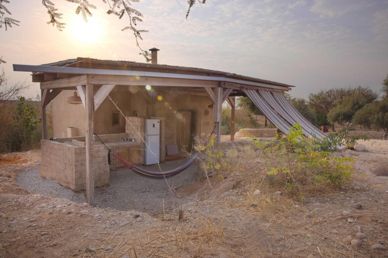 Tzukim Desert Days Mud Cabin'S Resort מראה חיצוני תמונה