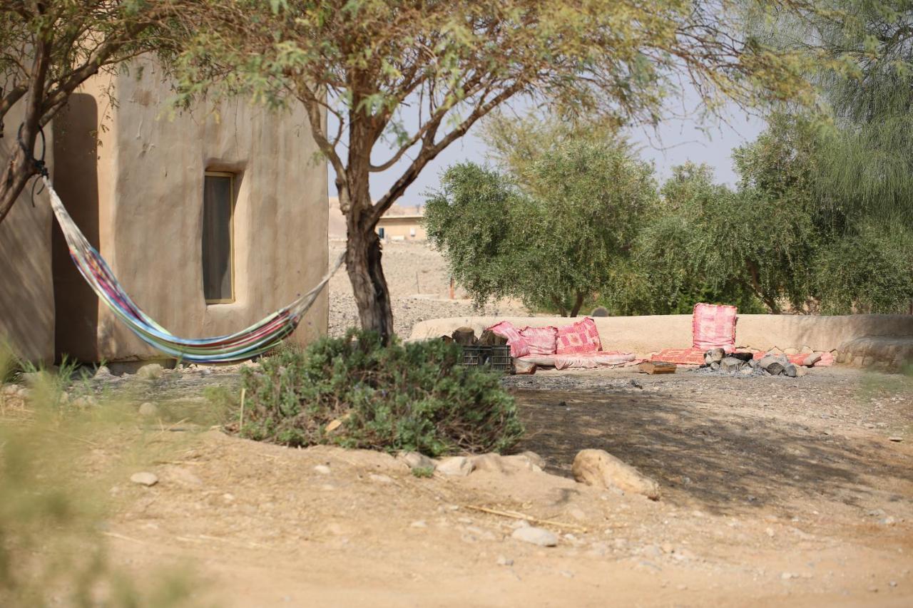 Tzukim Desert Days Mud Cabin'S Resort מראה חיצוני תמונה