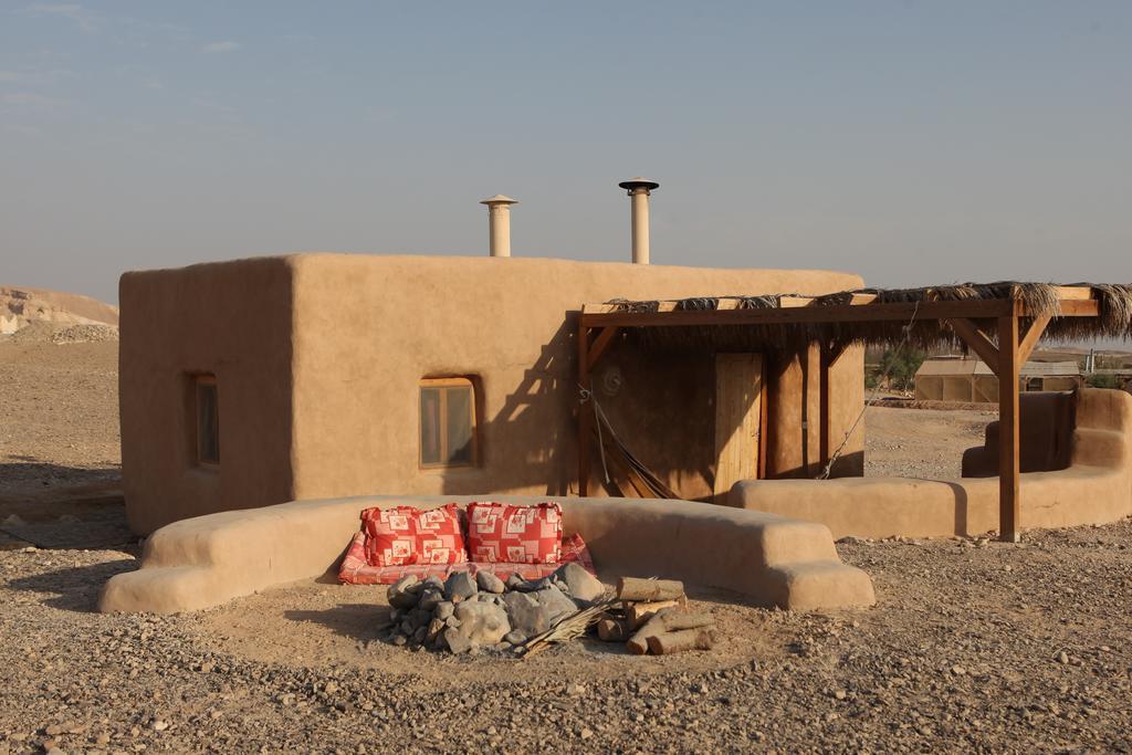 Tzukim Desert Days Mud Cabin'S Resort מראה חיצוני תמונה