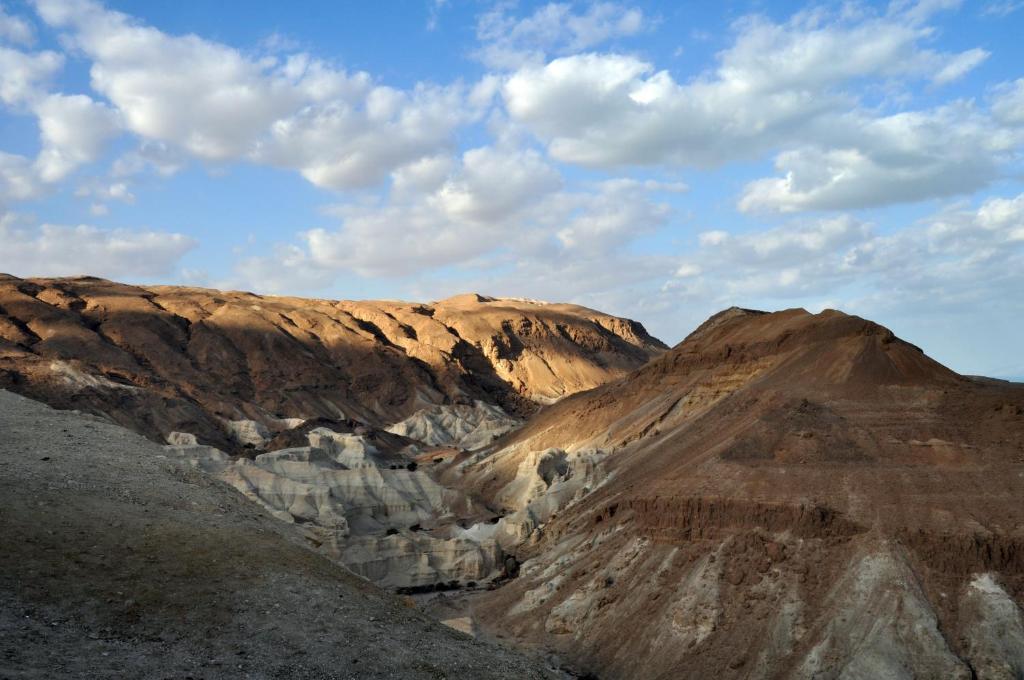 Tzukim Desert Days Mud Cabin'S Resort מראה חיצוני תמונה